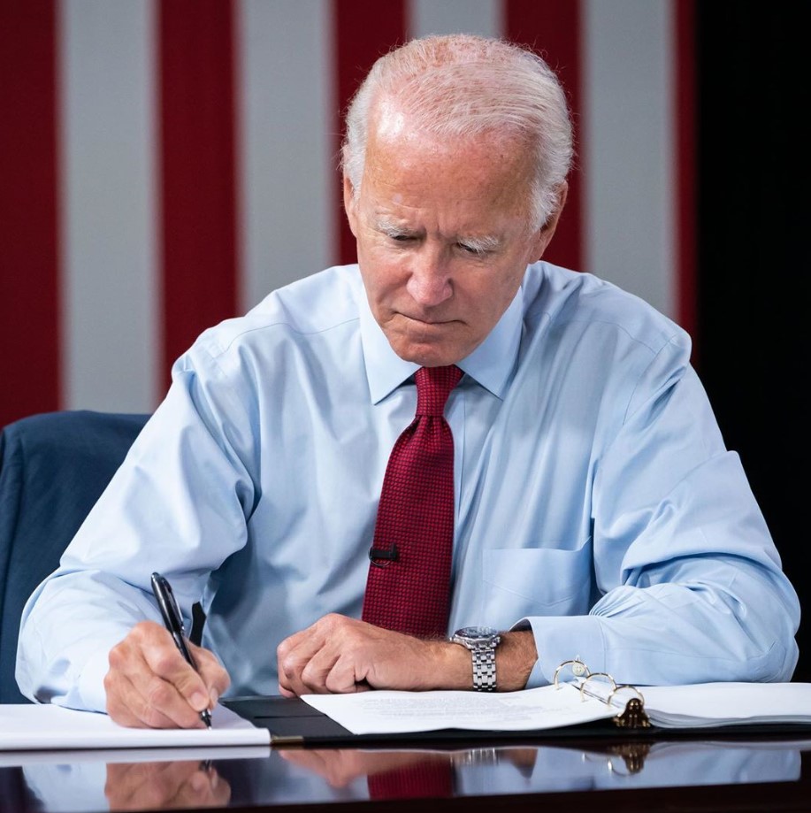 Joe Biden office picrure